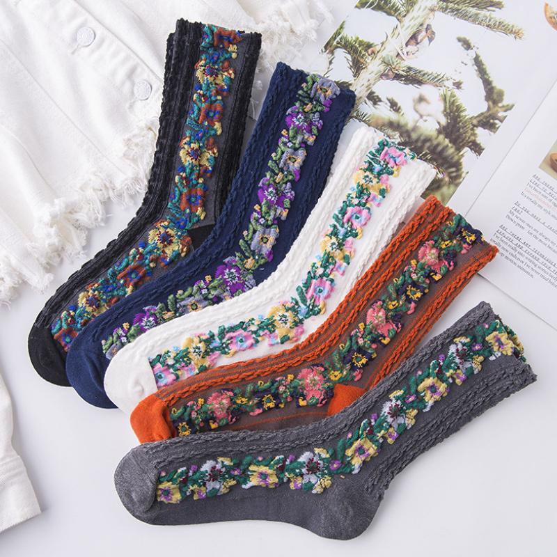 🔥(5 pairs)Vintage Embroidered Floral Socks